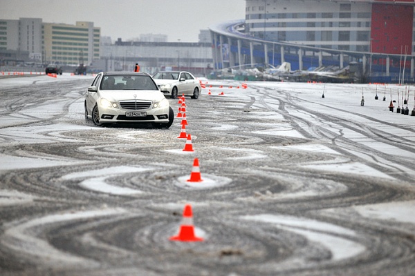 Контраварийное вождение в Кирове. Ultra Подарки. Купить уроки контраварийного вождения в Кирове. Научитесь водить машину в любых условиях! Сервис UltraPodarki.ru 8 800 505 95 30. Контраварийное вождение Киров, контраварийное вождение, экстремальное вождение Киров, экстремальное вождение, обучение вождению Киров, обучение вождению, вождение Киров, вождение,  курс вождения Киров, курс вождения, курсы экстремальное вождения Киров, курсы экстремального вождения, обучение в автошколе Киров, обучение в автошколе