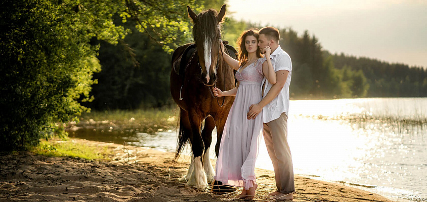 Конная прогулка для двоих в Кирове. Подарочные сертификаты Ultra Подарки. Купить оригинальный подарок или подарочный сертификат на Конная прогулка для двоих в Кирове. Сервис UltraPodarki.ru 8-800-505-9530. Катание на лошадях, Прогулка на лошади, Прогулка на лошадях для двоих, Конная прогулка для двоих, конный клуб, Конный клуб, конная прогулка, конная прогулка в Кирове