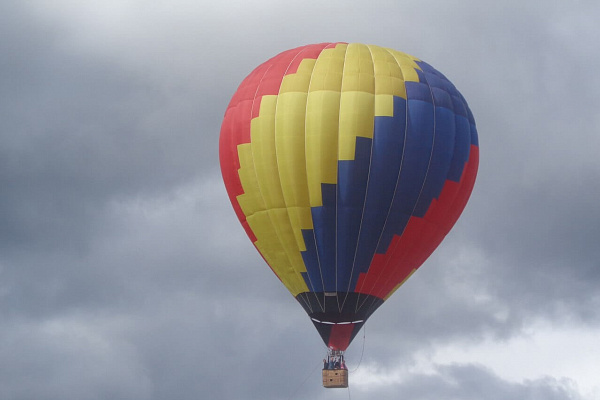 Полет на воздушном шаре в Кирове. Сервис Ultra Подарки. Полет на воздушном шаре в Кирове. Купить подарочный сертификат на путешествие на воздушном шаре. Сервис UltraPodarki.ru 8 800 505 95 30. Воздушный шар, воздушный шар в Кирове, полёт на воздушном шаре, полёт ан воздушном шаре в Кирове, купить воздушный шар, купить воздушный шар в Кирове, путешествие на воздушном шаре, путешествие на воздушном шаре в Кирове, воздушный шар цена, воздушный шар цена Киров, полёт на аэростате, полёт на аэростате Киров, прогулка на воздушном шаре, прогулка на воздушном шаре Киров