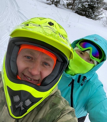 Катание на снегоходах в Кирове в подарок. Сервис Ultra Подарки
. Подарочный сертификат на катание на снегоходах в Кирове с друзьями. Закажите прокат снегоходов в подарок для мужчины по привлекательным ценам. Живописные маршруты для езды на снегоходах это отличная возможность активного отдыха. Сервис UltraPodarki.ru 8 800 505 95 30. катание на снегоходах, подарочный сертификат на катание на снегоходе, прокат снегоходов, прокат снегоходов Киров, катание на снегоходах Киров, езда на снегоходе