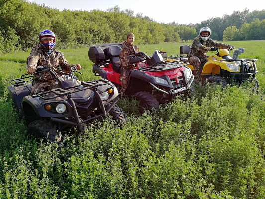 Катание на квадроциклах в Кирове. Сервис Ultra Подарки. Подарочный сертификат на катание на квадроциклах в Кирове. Закажите катание на квадроциклах недорого и наслаждайтесь активным отдыхом с друзьями. Выбирайте живописные маршруты для езды на квадроциклах. Сервис UltraPodarki.ru 8800-505-9530. Катание на квадроциклах, Прокат квадроциклов, езда на квадроцикле, прокат квадроциклов Киров, катание на квадроциклах Киров, Катание на квадроциклах зимой, Катание на квадроциклах летом, Сертификат на катание на квадроциклах 

