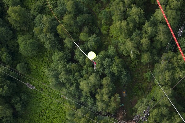 Роупджампинг - прыжки с верёвкой в Кирове. Подарочные сертификаты Ultra Подарки. Роупджампинг в Кирове - Экстремальный оригинальный подарок или подарочный сертификат на Роупджампинг - прыжки с верёвкой. Сервис UltraPodarki.ru 8-800-505-95-30. роупджампинг Киров, прыжок веревка Киров, роупджампинг, прыжок веревка, прыжок с веревкой, Подарок, подарочный сертификат, экстрим, экстремальный подарок