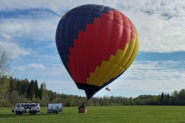 Романтическое свидание на воздушном шаре в Кирове. Ultra Подарки. Купить романтическое свидание на воздушном шаре в Кирове. Подарите самым близким незабываемые моменты и признайтесь в искренних чувствах. Сервис UltraPodarki.ru 8-800-505-95-30. Романтическое свидание на воздушном шаре в Кирове, свидание в Кирове, свидание на воздушном шаре, сертификат на свидание на воздушном шаре, сертификат на свидание в Кирове, купить свидание, купить свидание Киров, первое свидание, девушка свидание, воздушный шар, полет на воздушном шаре