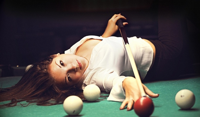 Игра в бильярд Киров.Ultra Подарки. Игра в бильярд Киров. Попробуйте настоящий бильярд, в бильярдном клубе. Сервис: UltraPodarki.ru 8 800 505 95 30. Игра в бильярд, игра в бильярд Киров, русский бильярд, русский бильярд Киров, бильярдный клуб, бильярдный клуб Киров, бильярд Киров, купить бильярд Киров