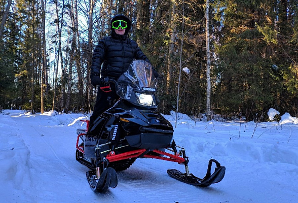 Катание на снегоходах в Кирове в подарок. Сервис Ultra Подарки
. Подарочный сертификат на катание на снегоходах в Кирове с друзьями. Закажите прокат снегоходов в подарок для мужчины по привлекательным ценам. Живописные маршруты для езды на снегоходах это отличная возможность активного отдыха. Сервис UltraPodarki.ru 8 800 505 95 30. катание на снегоходах, подарочный сертификат на катание на снегоходе, прокат снегоходов, прокат снегоходов Киров, катание на снегоходах Киров, езда на снегоходе