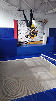  Батутный центр в Кирове. Сервис Ultra Подарки. Купить подарочный сертификат в батутный центр, попробуйте прыжки на батуте в Кирове. Сервис UltraPodarki.ru 8 (800) 555 95-30.. Батутный центр , батутный центр, батутный центр цены, батутный центр в Кирове,  батутный парк, батут прыгать, прыжки +на батуте, батут Киров, батут спорт