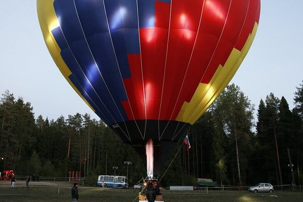 Романтическое свидание на воздушном шаре в Кирове. Ultra Подарки. Купить романтическое свидание на воздушном шаре в Кирове. Подарите самым близким незабываемые моменты и признайтесь в искренних чувствах. Сервис UltraPodarki.ru 8-800-505-95-30. Романтическое свидание на воздушном шаре в Кирове, свидание в Кирове, свидание на воздушном шаре, сертификат на свидание на воздушном шаре, сертификат на свидание в Кирове, купить свидание, купить свидание Киров, первое свидание, девушка свидание, воздушный шар, полет на воздушном шаре
