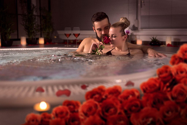 Романтическое свидание в СПА в Кирове. Ultra Подарки. Купить романтическое свидание в СПА в Кирове. Подарите самым близким незабываемые моменты и признайтесь в искренних чувствах. Сервис UltraPodarki.ru 8-800-505-95-30. Романтическое свидание в СПА в Кирове, свидание в Кирове, свидание в СПА, сертификат на свидание в СПА, сертификат на свидание в Кирове, купить свидание, купить свидание Киров, первое свидание, девушка свидание, СПА, романтическое СПА, романтический вечер, романтические любимому