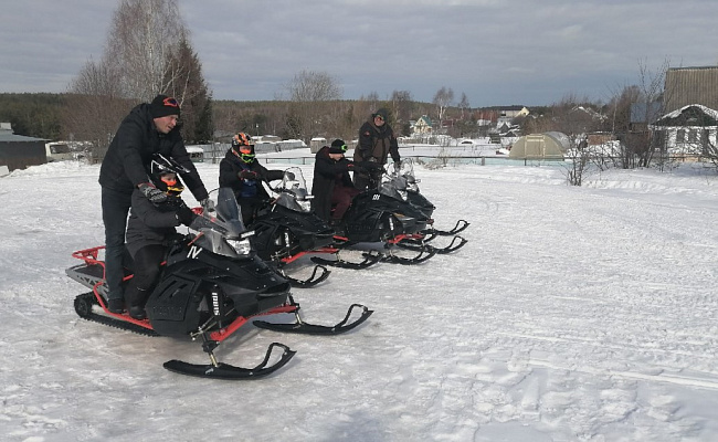 Катание на снегоходах в Кирове в подарок. Сервис Ultra Подарки
. Подарочный сертификат на катание на снегоходах в Кирове с друзьями. Закажите прокат снегоходов в подарок для мужчины по привлекательным ценам. Живописные маршруты для езды на снегоходах это отличная возможность активного отдыха. Сервис UltraPodarki.ru 8 800 505 95 30. катание на снегоходах, подарочный сертификат на катание на снегоходе, прокат снегоходов, прокат снегоходов Киров, катание на снегоходах Киров, езда на снегоходе