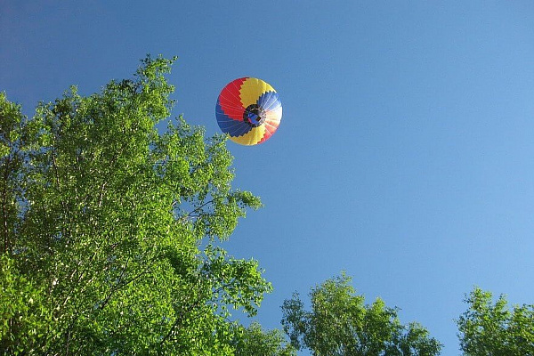 Романтическое свидание на воздушном шаре в Кирове. Ultra Подарки. Купить романтическое свидание на воздушном шаре в Кирове. Подарите самым близким незабываемые моменты и признайтесь в искренних чувствах. Сервис UltraPodarki.ru 8-800-505-95-30. Романтическое свидание на воздушном шаре в Кирове, свидание в Кирове, свидание на воздушном шаре, сертификат на свидание на воздушном шаре, сертификат на свидание в Кирове, купить свидание, купить свидание Киров, первое свидание, девушка свидание, воздушный шар, полет на воздушном шаре