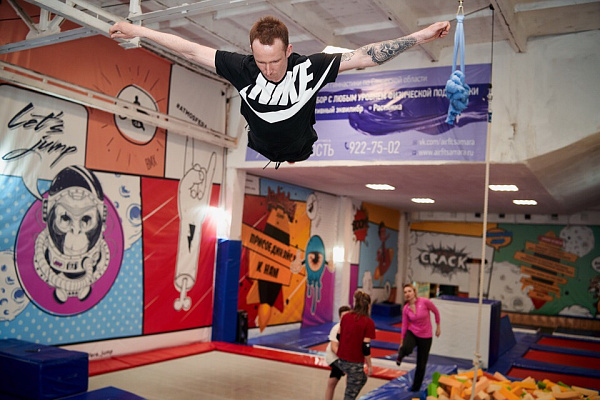  Батутный центр в Кирове. Сервис Ultra Подарки. Купить подарочный сертификат в батутный центр, попробуйте прыжки на батуте в Кирове. Сервис UltraPodarki.ru 8 (800) 555 95-30.. Батутный центр , батутный центр, батутный центр цены, батутный центр в Кирове,  батутный парк, батут прыгать, прыжки +на батуте, батут Киров, батут спорт