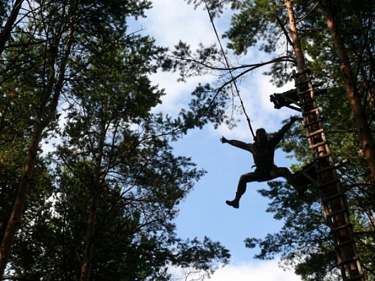 Роупджампинг - прыжки с верёвкой в Кирове. Подарочные сертификаты Ultra Подарки. Роупджампинг в Кирове - Экстремальный оригинальный подарок или подарочный сертификат на Роупджампинг - прыжки с верёвкой. Сервис UltraPodarki.ru 8-800-505-95-30. роупджампинг Киров, прыжок веревка Киров, роупджампинг, прыжок веревка, прыжок с веревкой, Подарок, подарочный сертификат, экстрим, экстремальный подарок