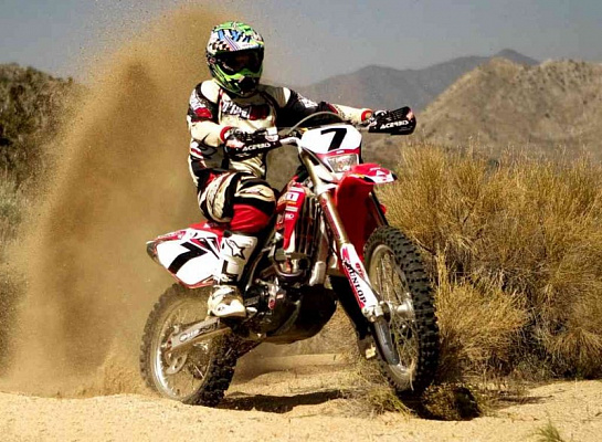 Катание на мотоцикле в Кирове. ULTRA ПОДАРКИ. Купить катание на мотоцикле в Кирове. Попробовав езду на мотоциклах, вы получите порцию адреналина и невероятные эмоции. Сервис: UltraPodarki.ru 8 800 505 95 30.. Катание на мотоцикле в Кирове, прокат мотоциклов Киров, катание на мотоциклах, прокат мотоцикла, езда на мотоцикле Киров, езда на мотоцикле, мотопрогулка Киров, мотопрогулка, поездки на байке, личный мотоцикл, катание на мотоцикле, мотоциклетный шлем, увлечение поездками на мотоцикле, пристрастие к мотоциклам, сертификат на поездку на мотоцикле, прокатиться на мотоцикле, мото-транспорт, мото-треки, мото-поездки, езда на мотоцикле в Кирове, катание на мотоцикле в Кирове, мотоклуб в Кирове
