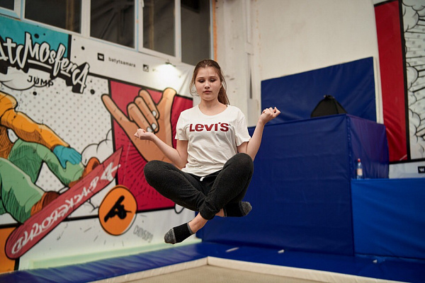  Батутный центр в Кирове. Сервис Ultra Подарки. Купить подарочный сертификат в батутный центр, попробуйте прыжки на батуте в Кирове. Сервис UltraPodarki.ru 8 (800) 555 95-30.. Батутный центр , батутный центр, батутный центр цены, батутный центр в Кирове,  батутный парк, батут прыгать, прыжки +на батуте, батут Киров, батут спорт