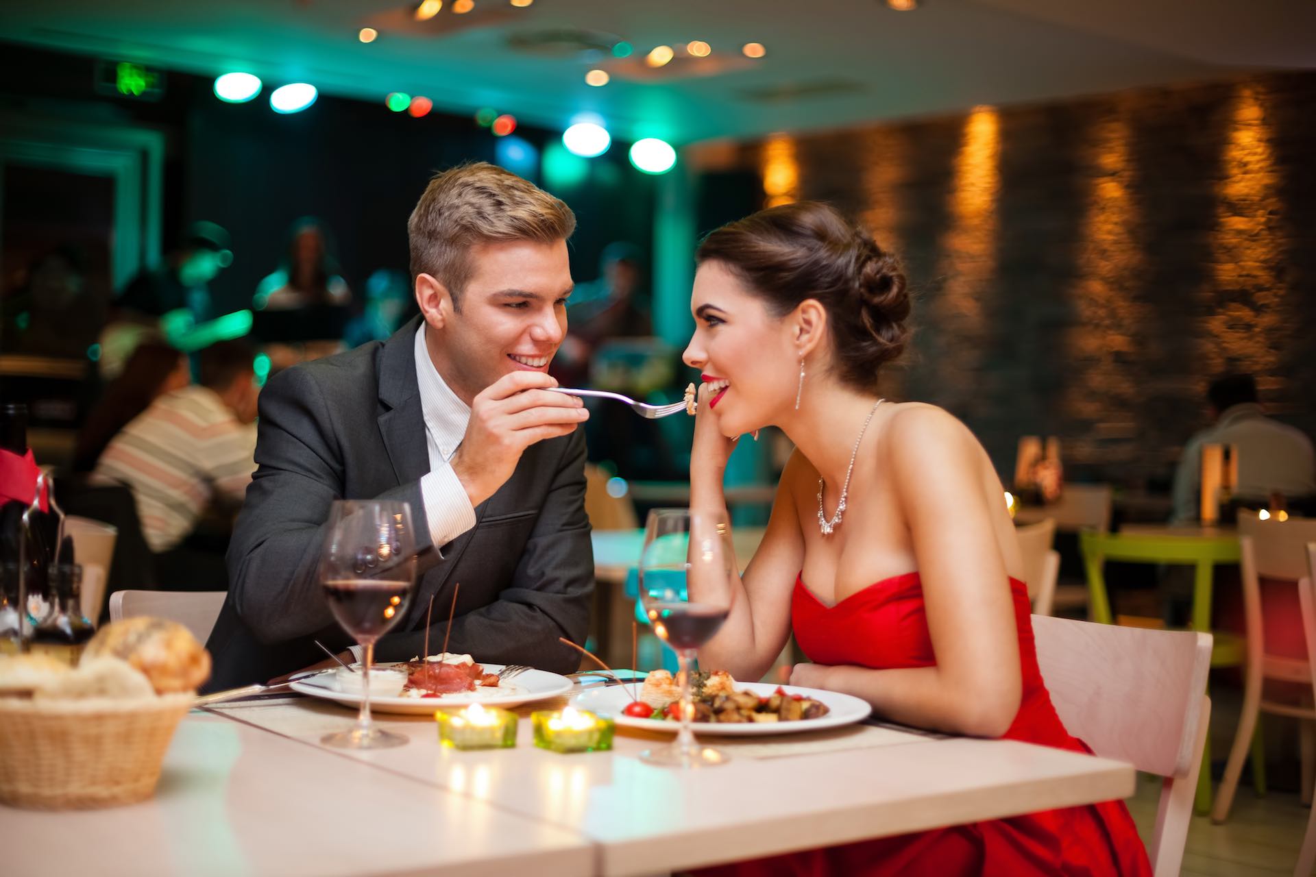 Романтическое свидание в ресторане в Кирове